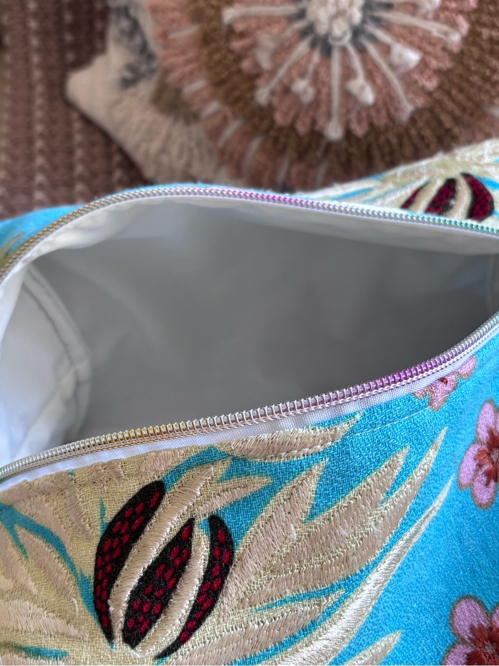 NWT Linen/Rayon Embroidered Boxy Cosmetic Bag - Picture 4 of 6